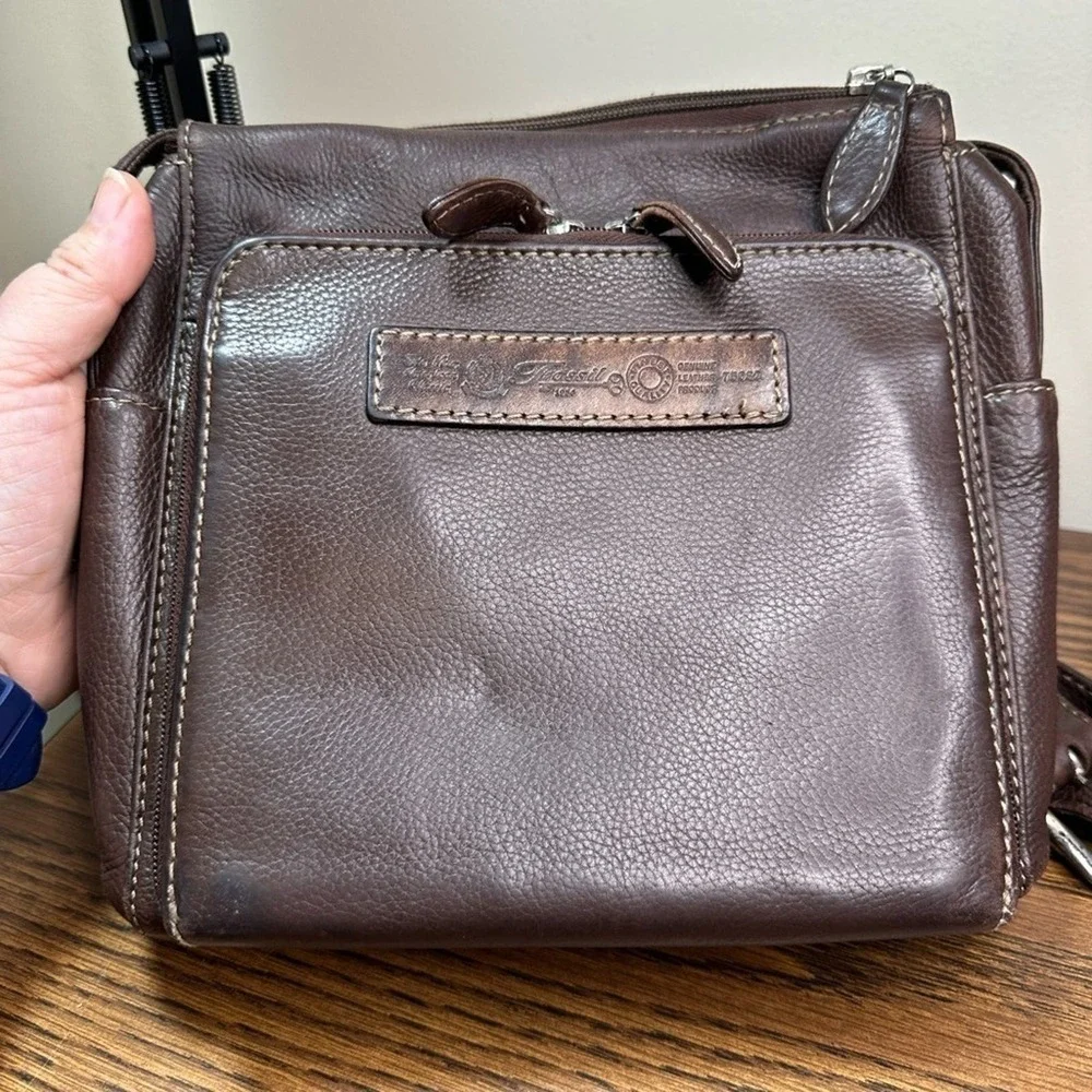 Fossil‎ Shoulder Bag in Brown Leather with Silver Hardware
